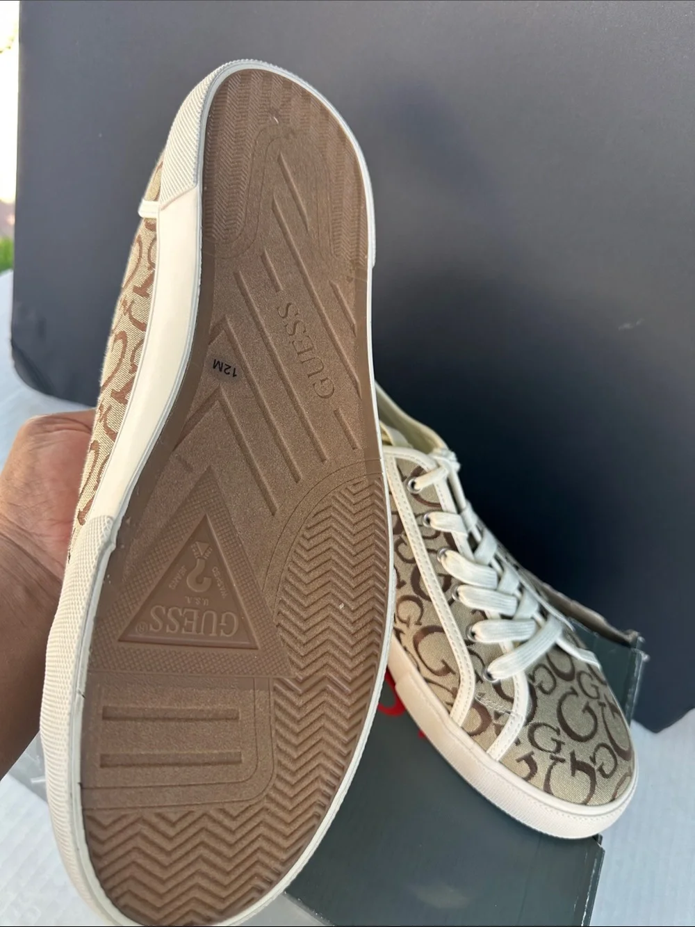 New Guess Men’s Tan and Brown Logo Sneakers SZ 12